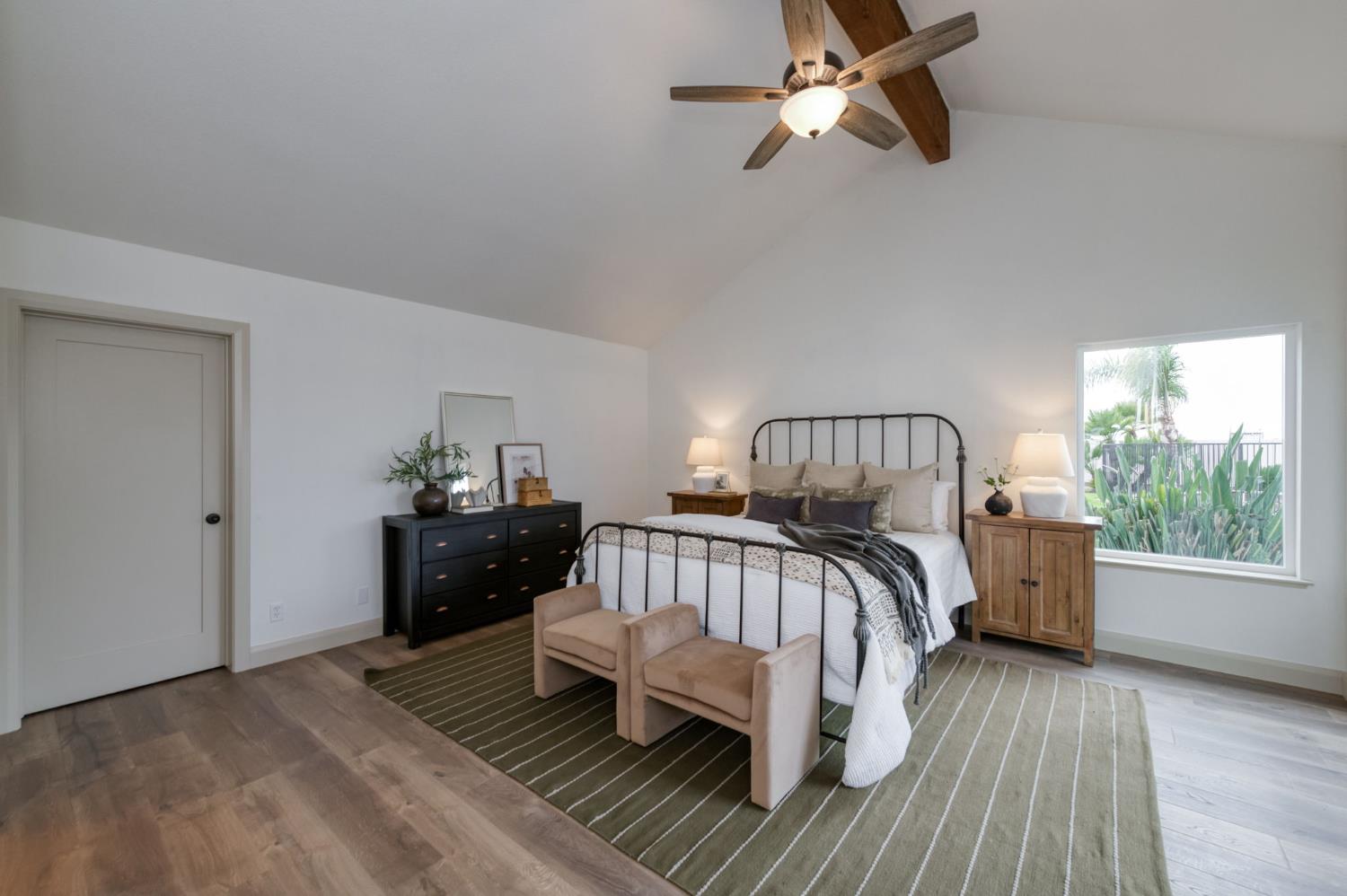 8063 W Herndon, Fresno, CA 93723