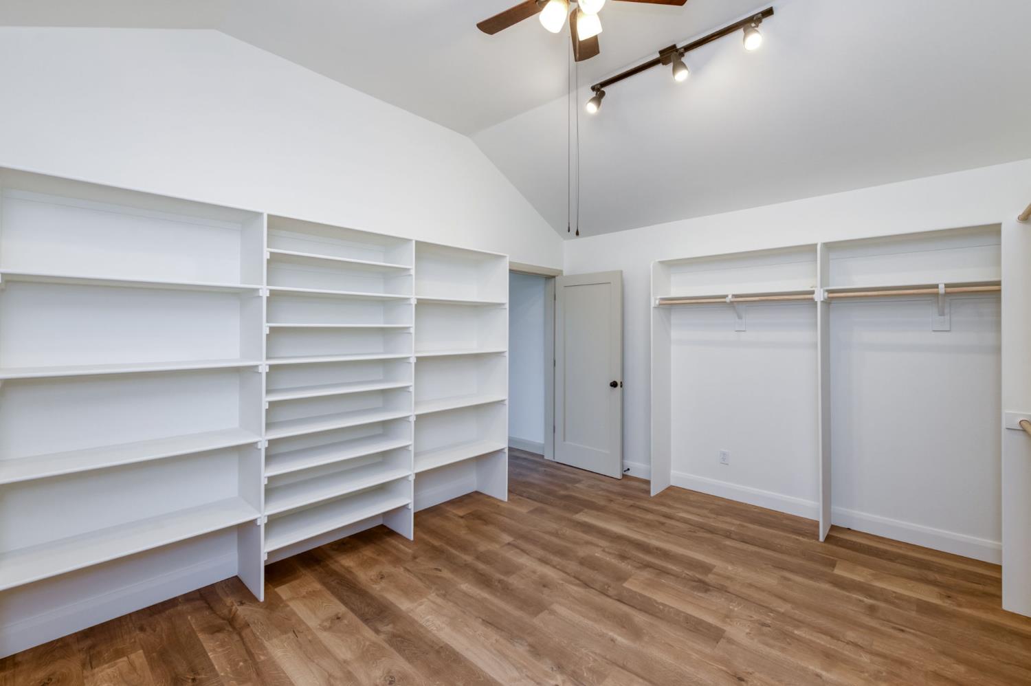 8063 W Herndon, Fresno, CA 93723