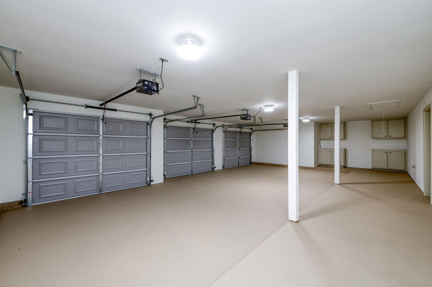 8063 W Herndon, Fresno, CA 93723