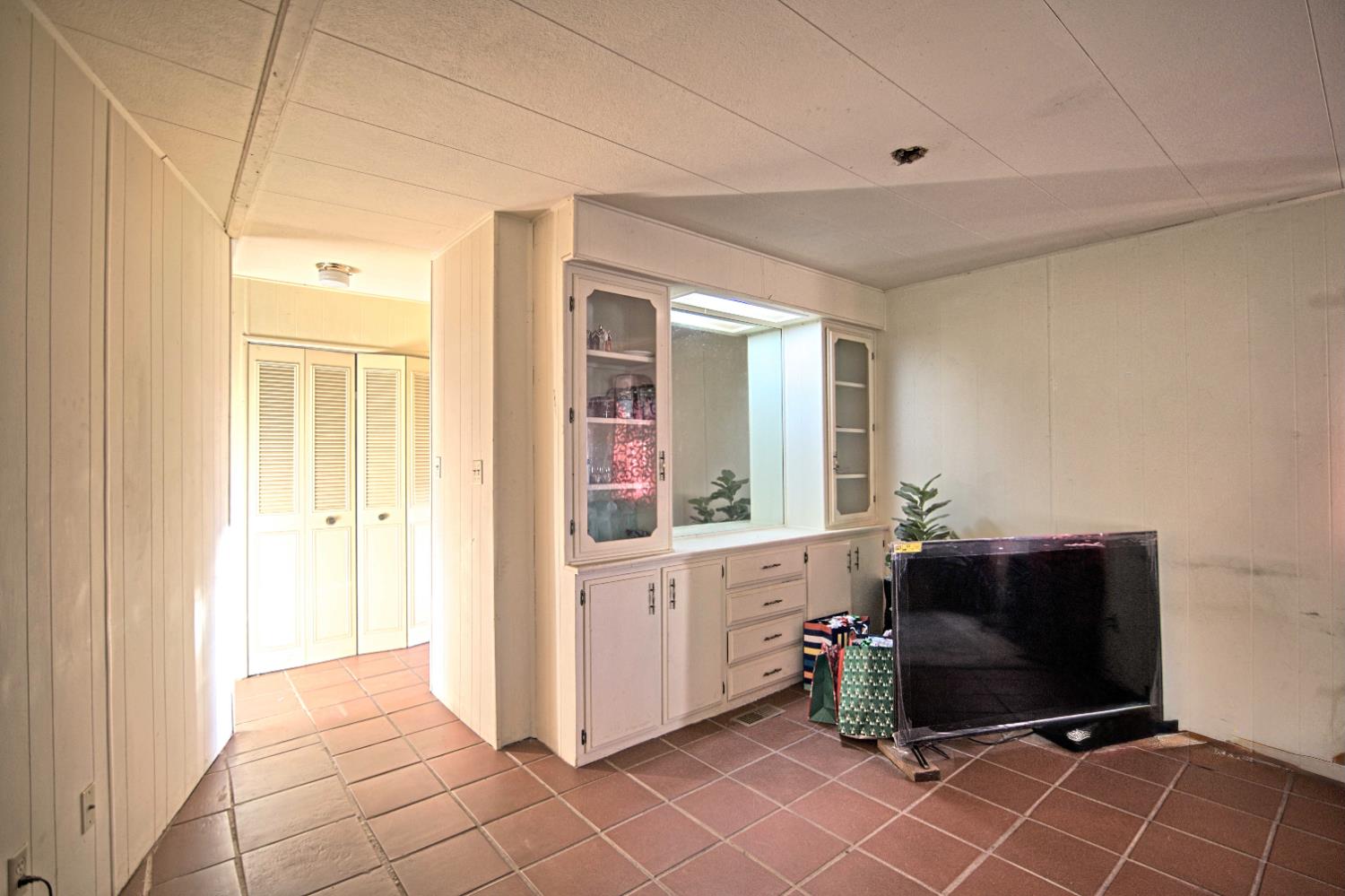 45682 Columbine Ln, Yokuts Valley, CA 93675