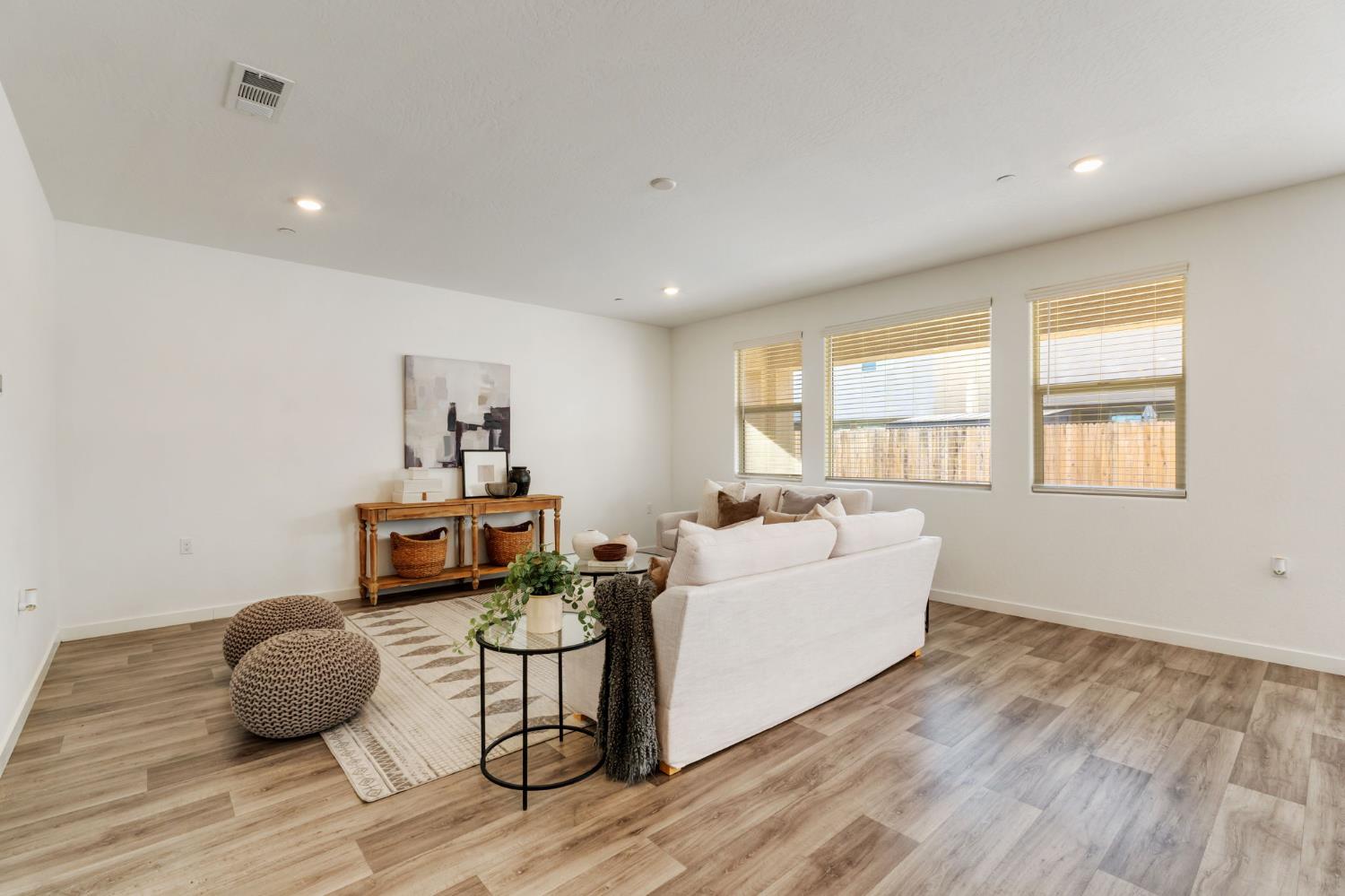 2819 N Redda Rd, Fresno, CA 93737