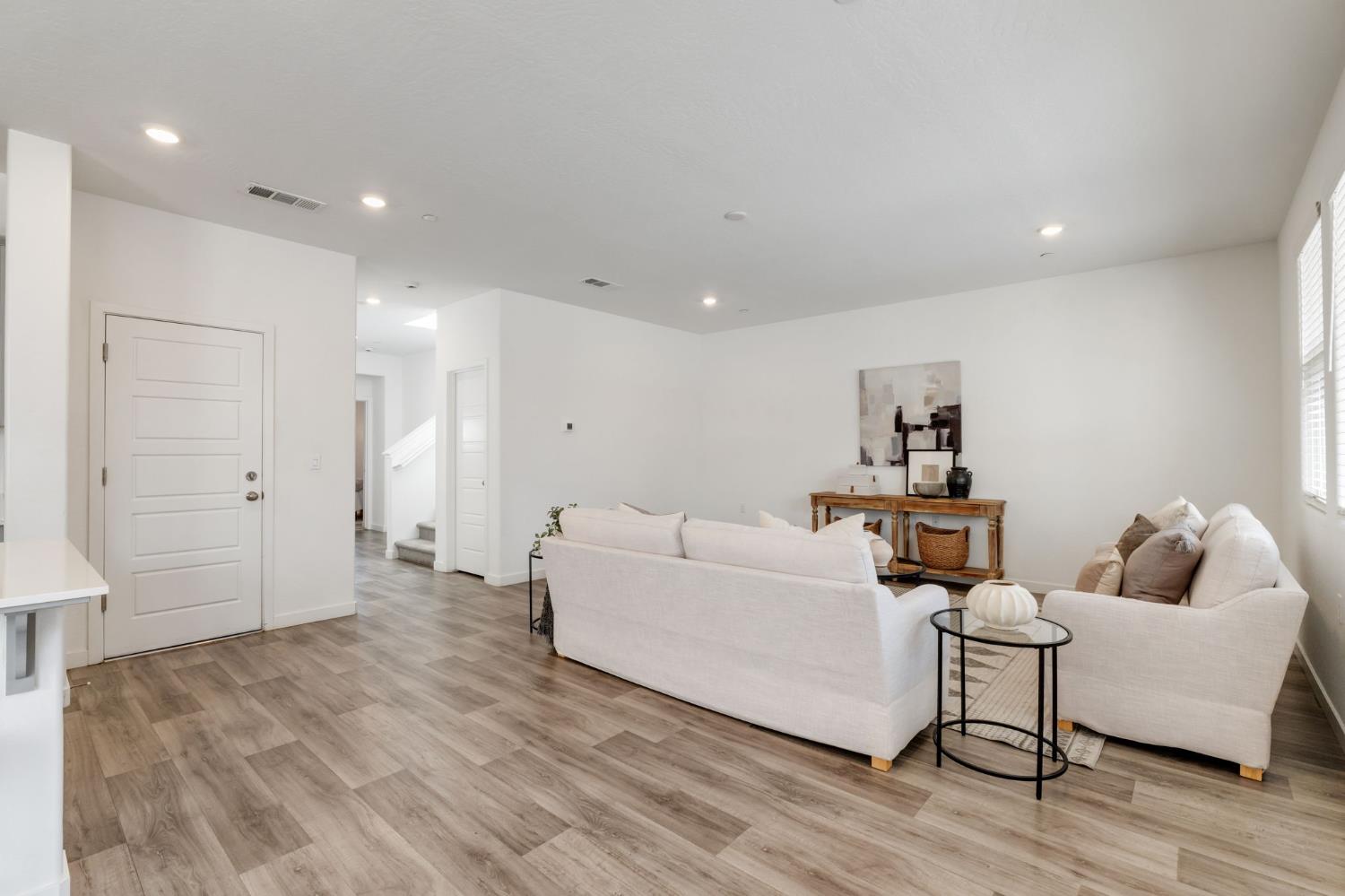 2819 N Redda Rd, Fresno, CA 93737