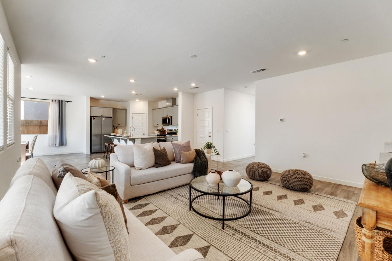 2819 N Redda Rd, Fresno, CA 93737