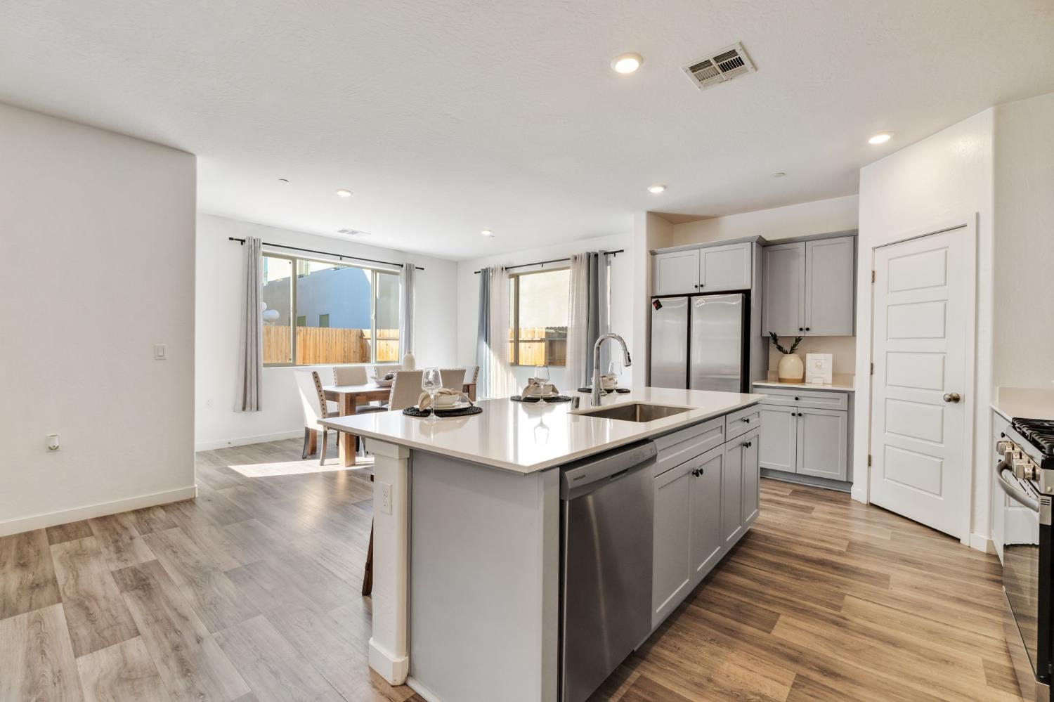 2819 N Redda Rd, Fresno, CA 93737