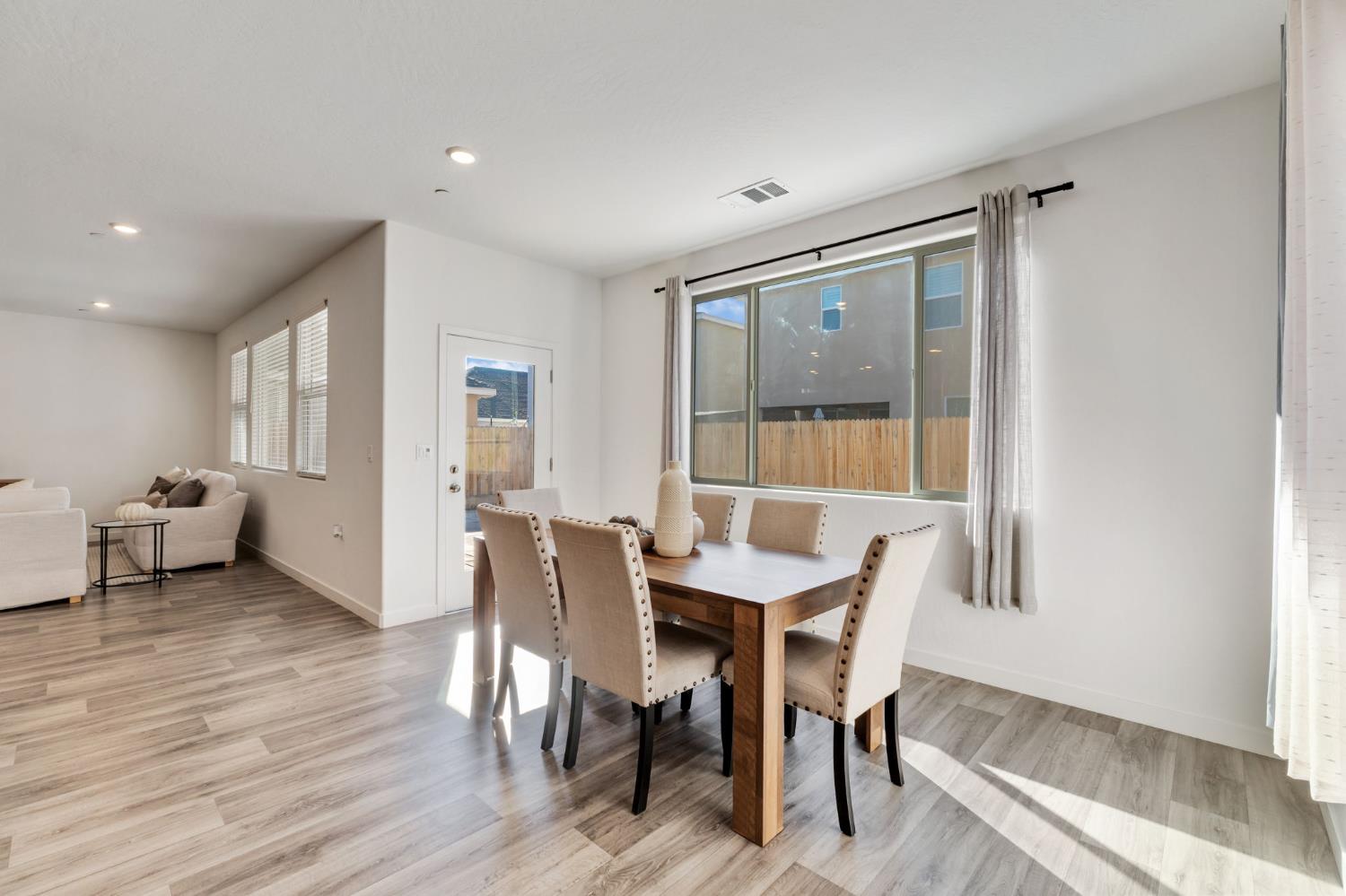 2819 N Redda Rd, Fresno, CA 93737