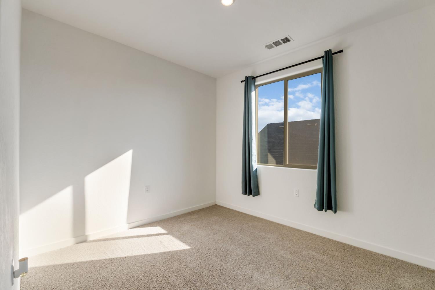 2819 N Redda Rd, Fresno, CA 93737