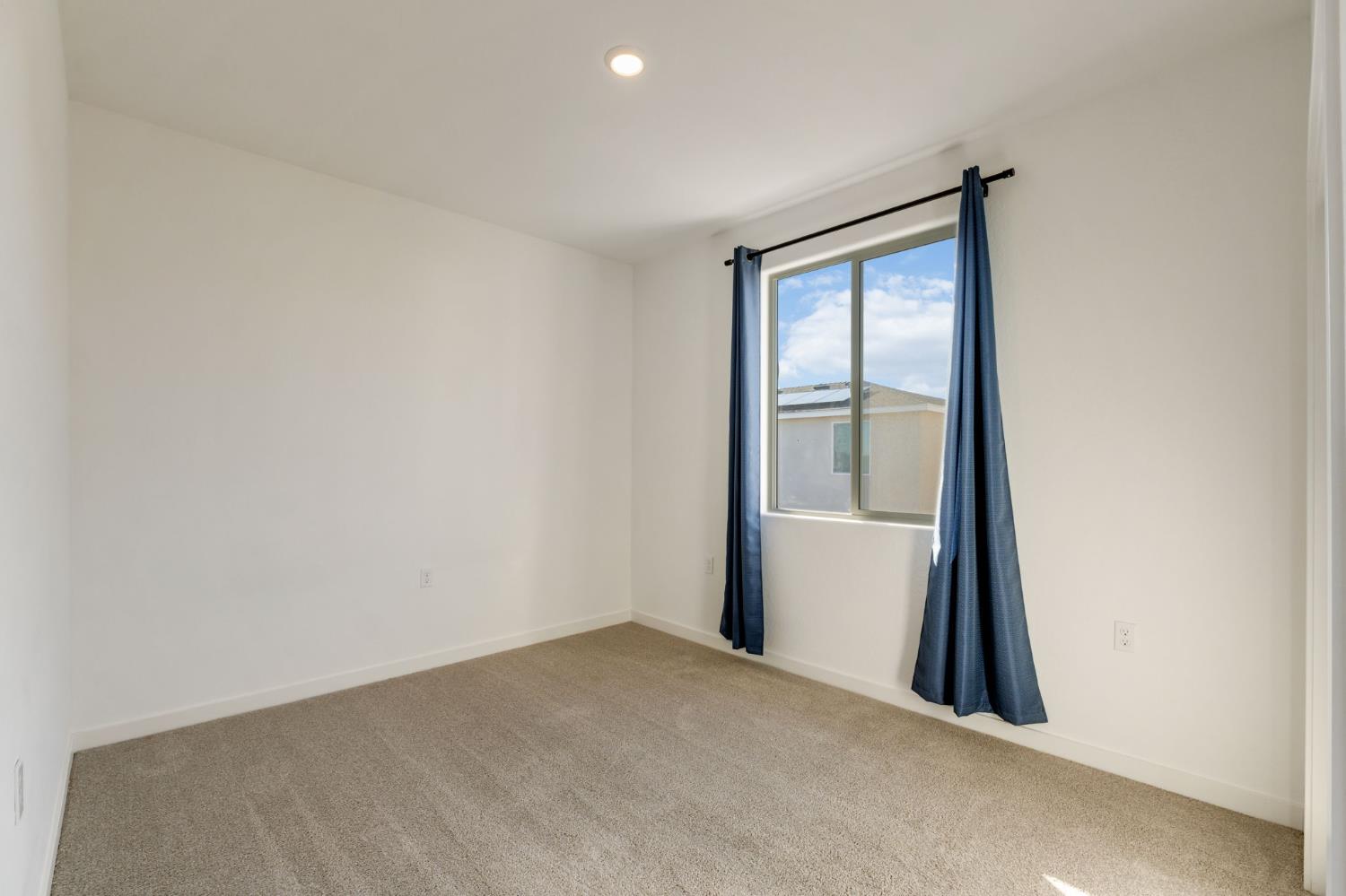 2819 N Redda Rd, Fresno, CA 93737