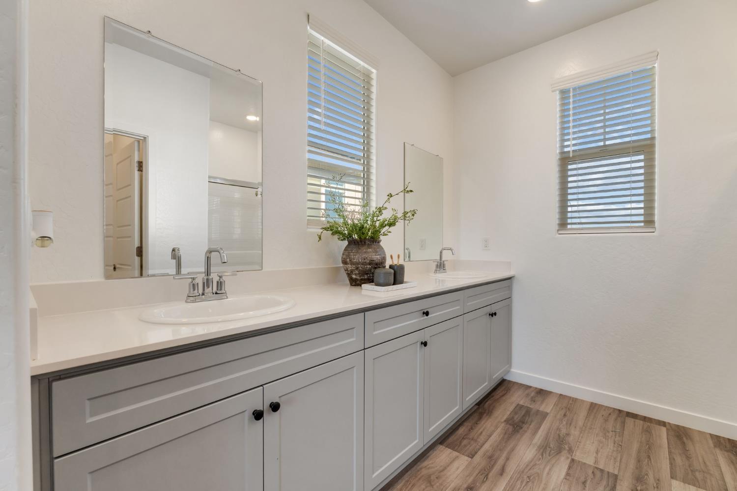 2819 N Redda Rd, Fresno, CA 93737