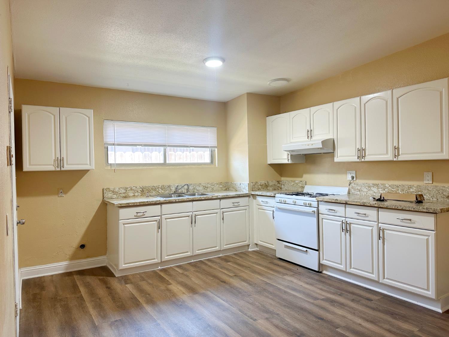 2723 E Lansing Way, Fresno, CA 93726