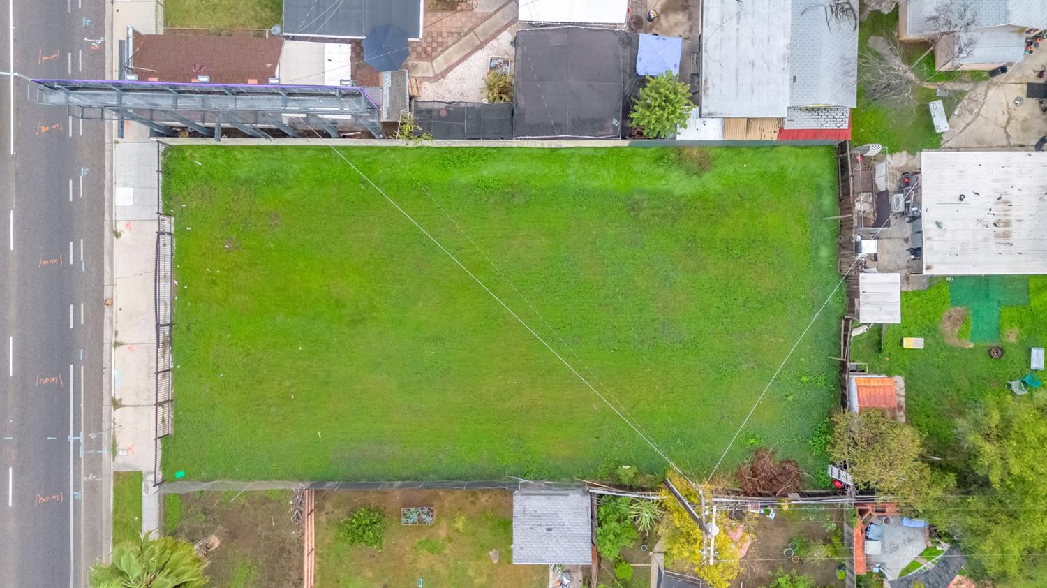 1361 N 1St St, Fresno, CA 93703