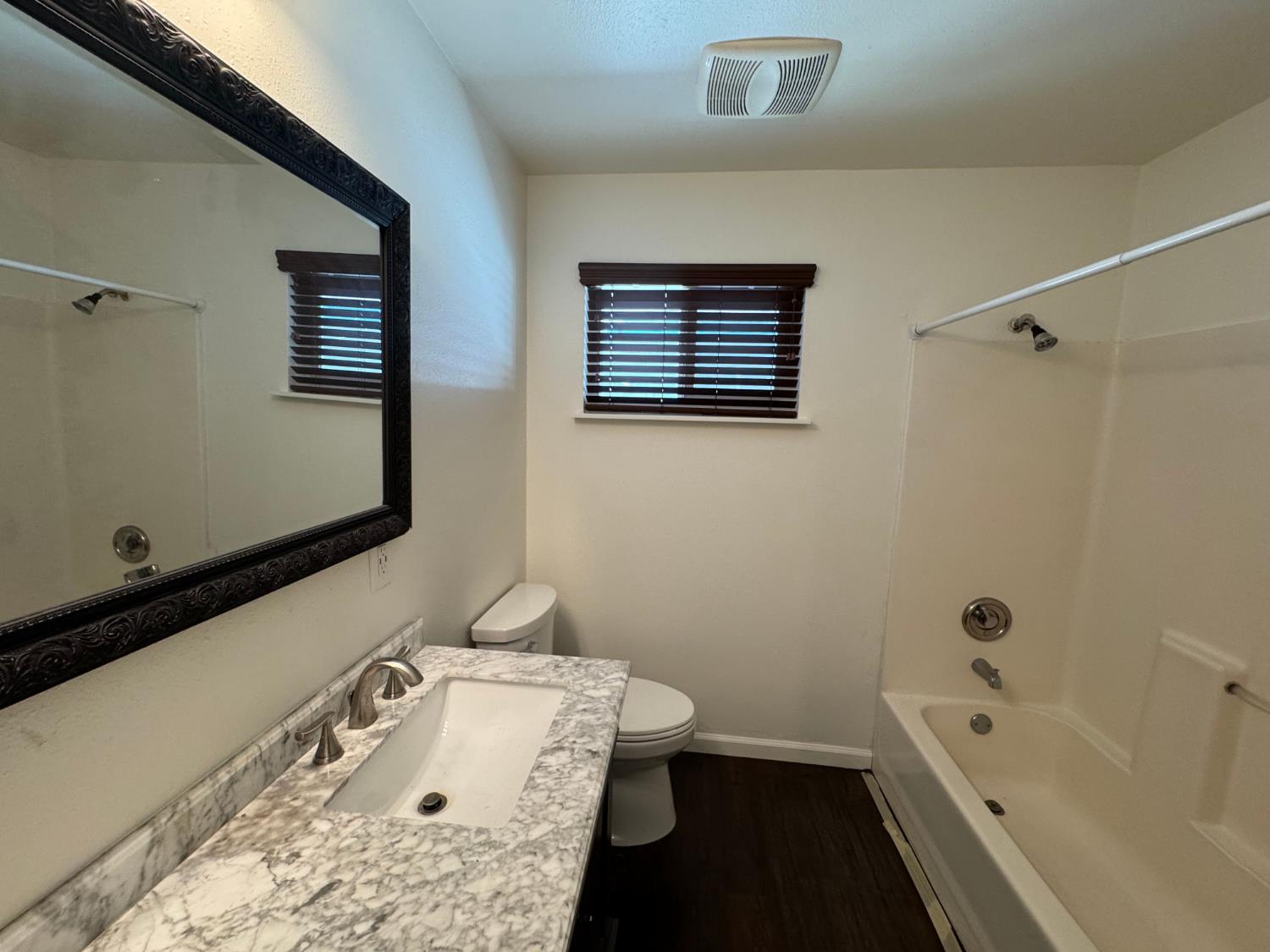 3725 E Hampton Way, Fresno, CA 93726