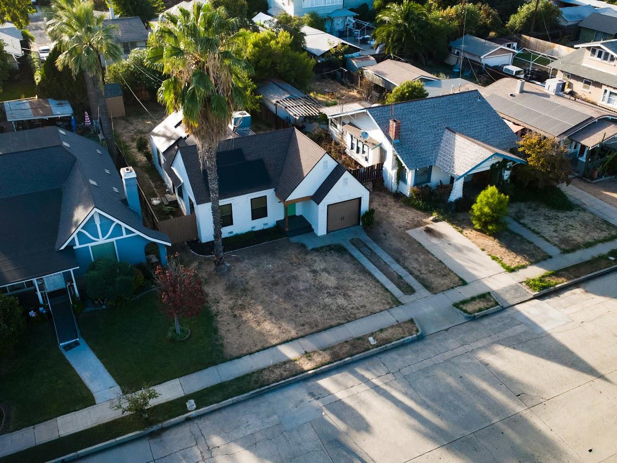 1271 N Roosevelt Ave, Fresno, CA 93728