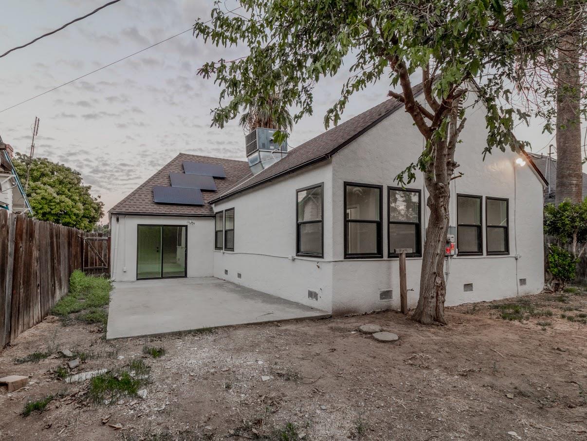 1271 N Roosevelt Ave, Fresno, CA 93728