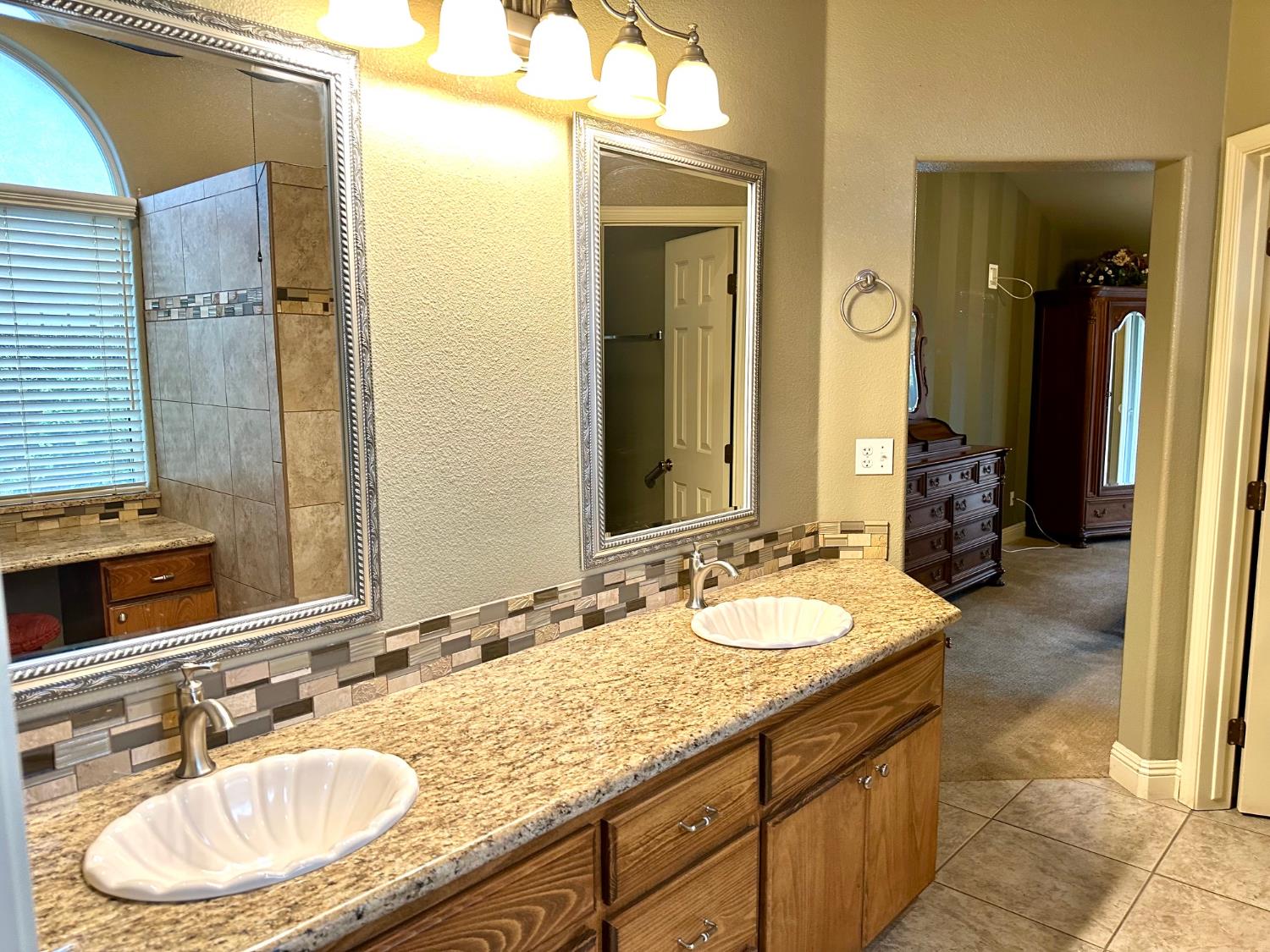 2743 Zion Way, Hanford, CA 93230