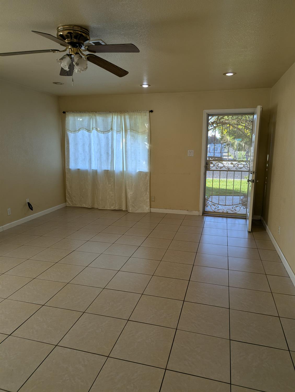 2228 N drake N, Merced, CA 95348