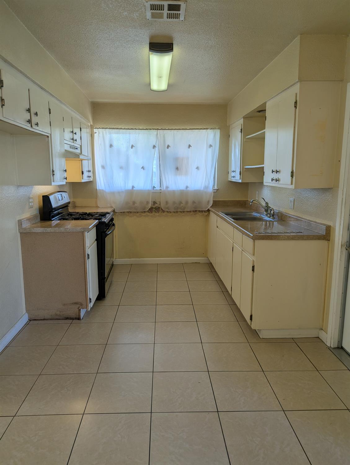 2228 N drake N, Merced, CA 95348