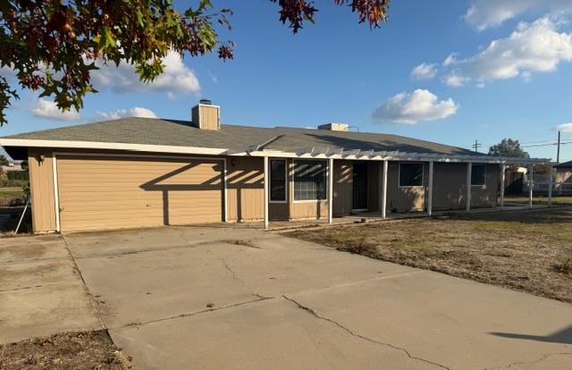 17067 Avon Way, Madera, CA 93638