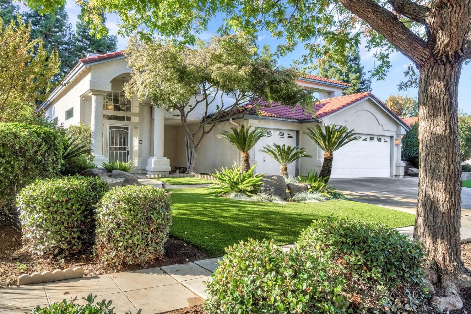 742 N Marion Ave, Clovis, CA 93611