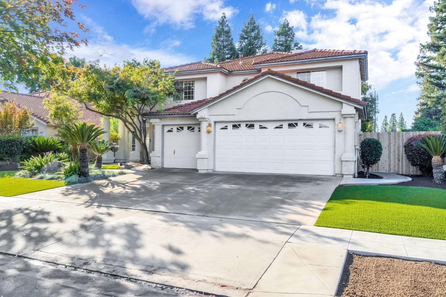 742 N Marion Ave, Clovis, CA 93611