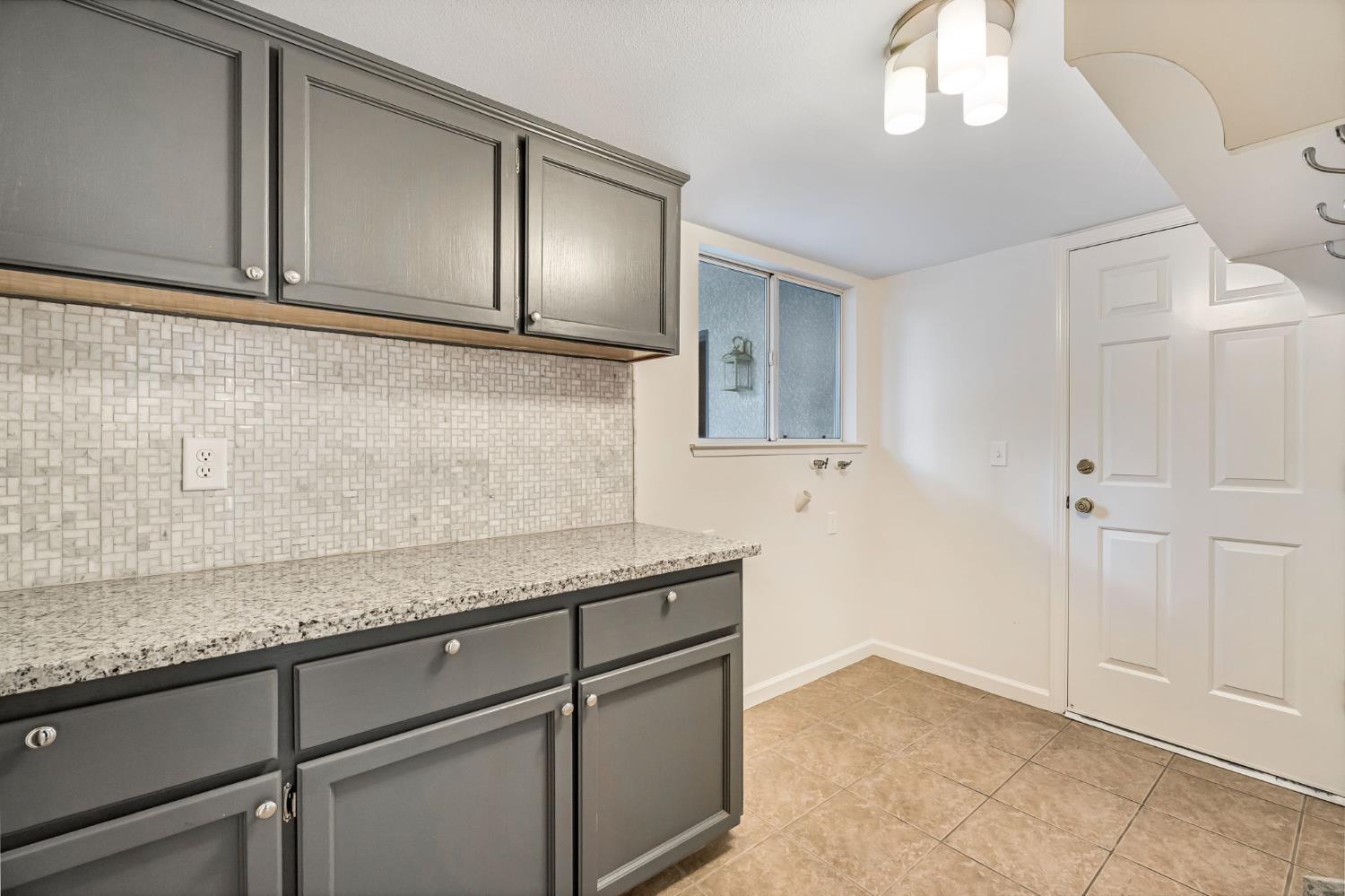 742 N Marion Ave, Clovis, CA 93611