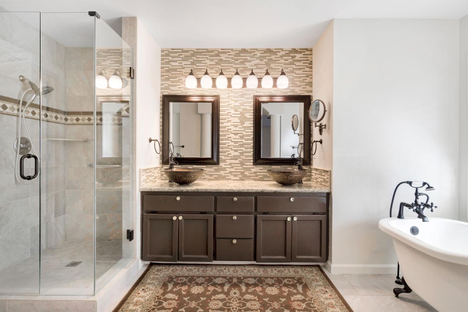 742 N Marion Ave, Clovis, CA 93611