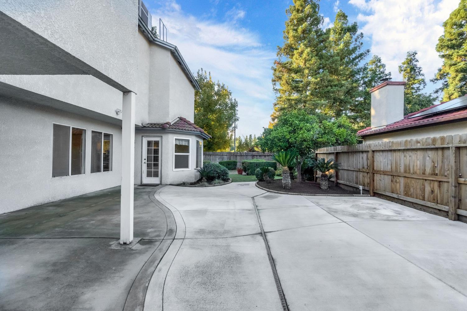 742 N Marion Ave, Clovis, CA 93611