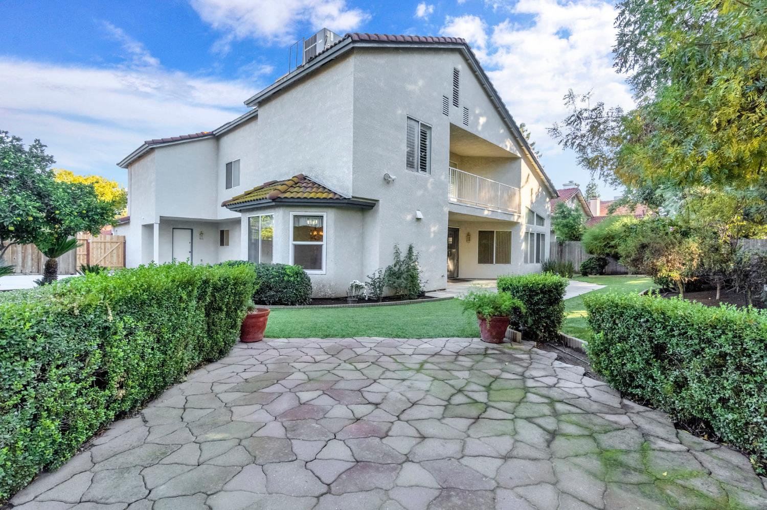 742 N Marion Ave, Clovis, CA 93611