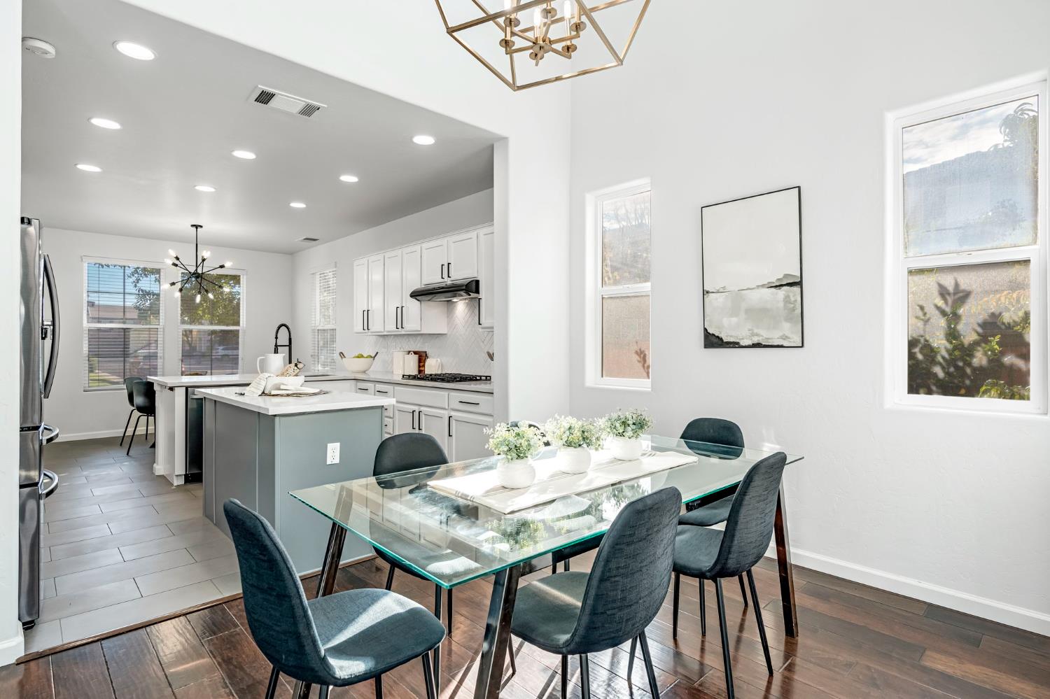 1856 N La Rue Ln, Clovis, CA 93619