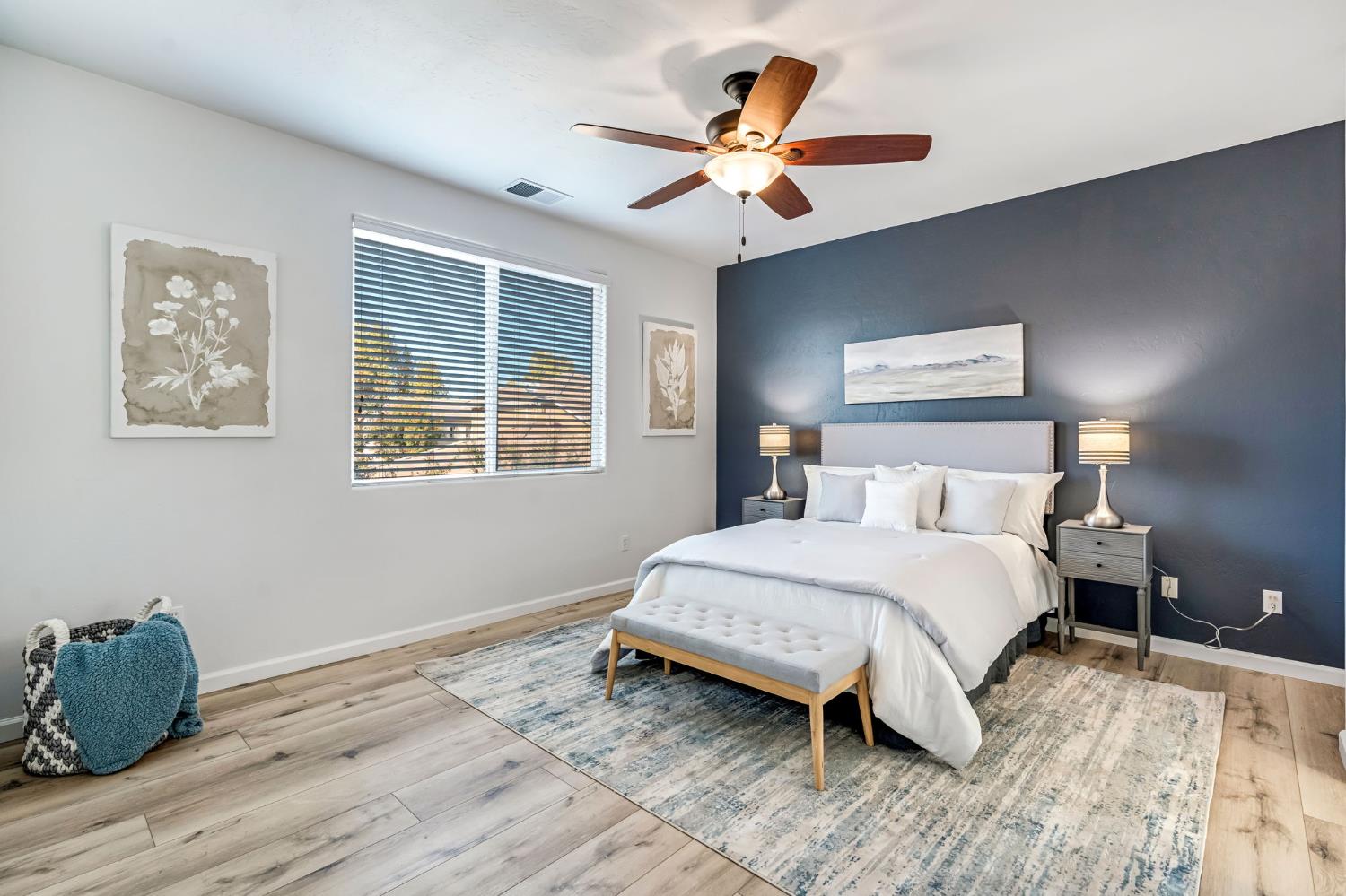 1856 N La Rue Ln, Clovis, CA 93619