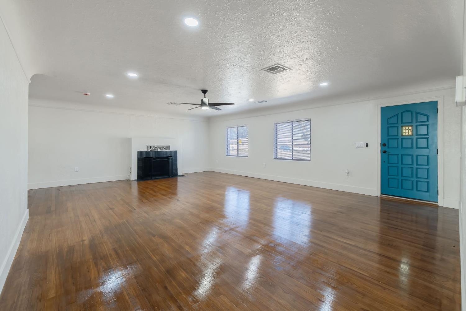 21199 S Feland Ave, Riverdale, CA 93656