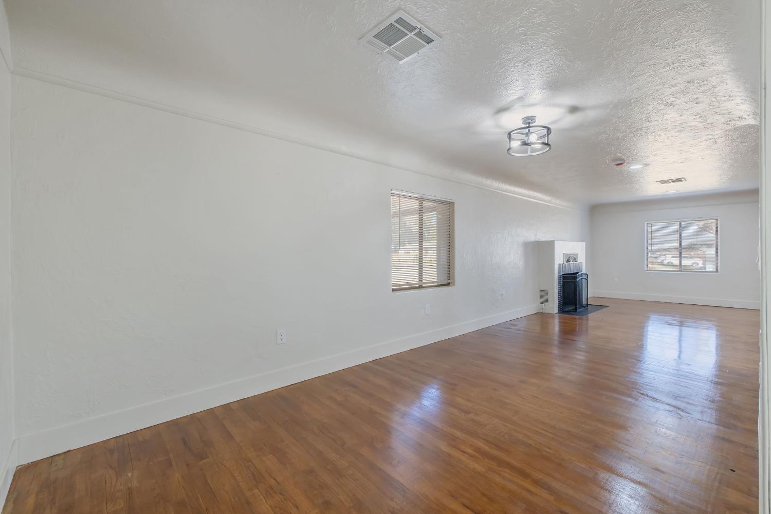 21199 S Feland Ave, Riverdale, CA 93656