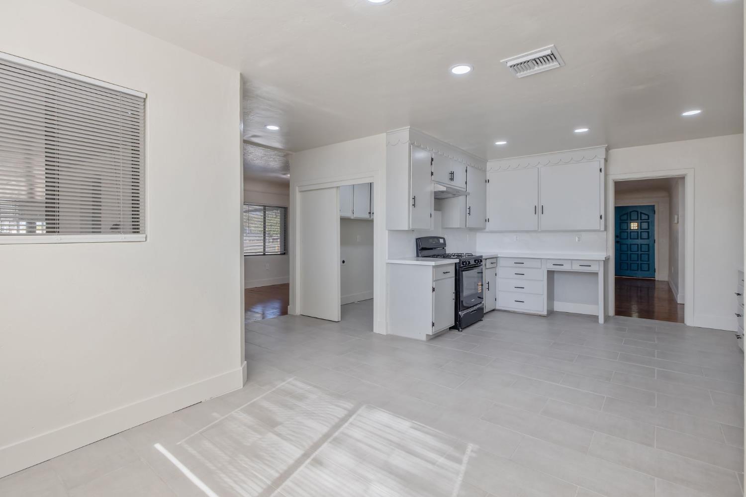 21199 S Feland Ave, Riverdale, CA 93656