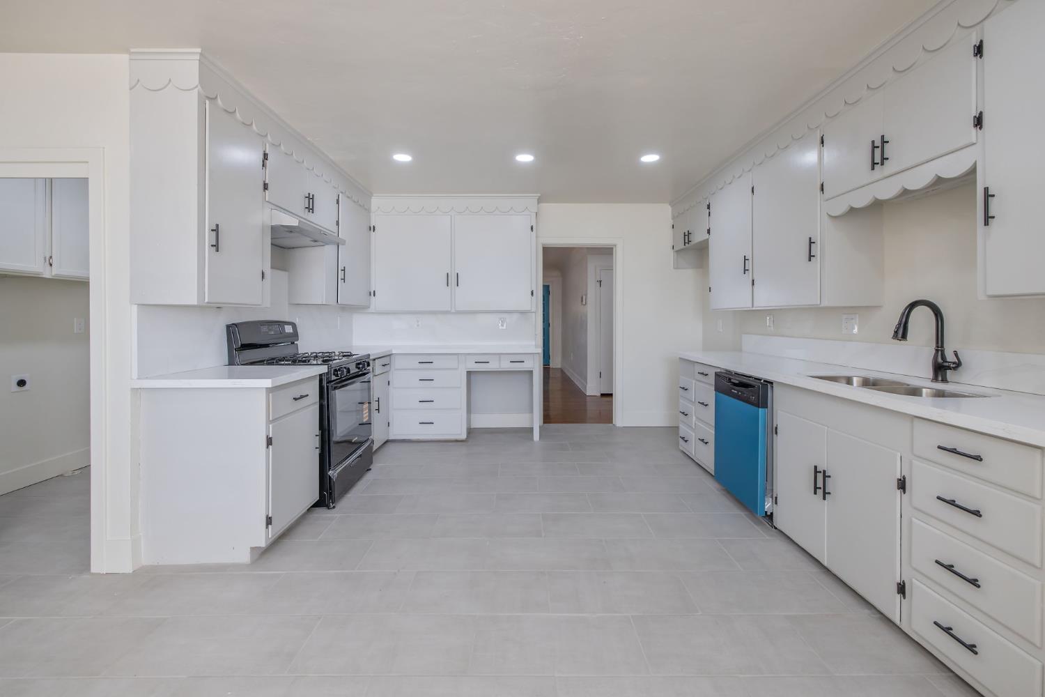 21199 S Feland Ave, Riverdale, CA 93656