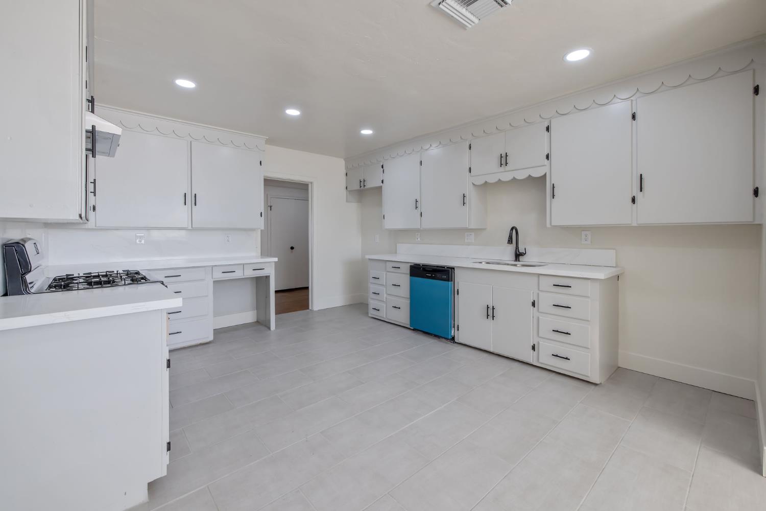 21199 S Feland Ave, Riverdale, CA 93656