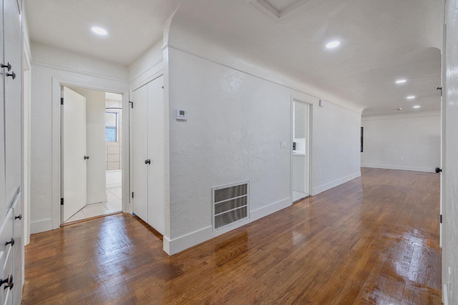 21199 S Feland Ave, Riverdale, CA 93656