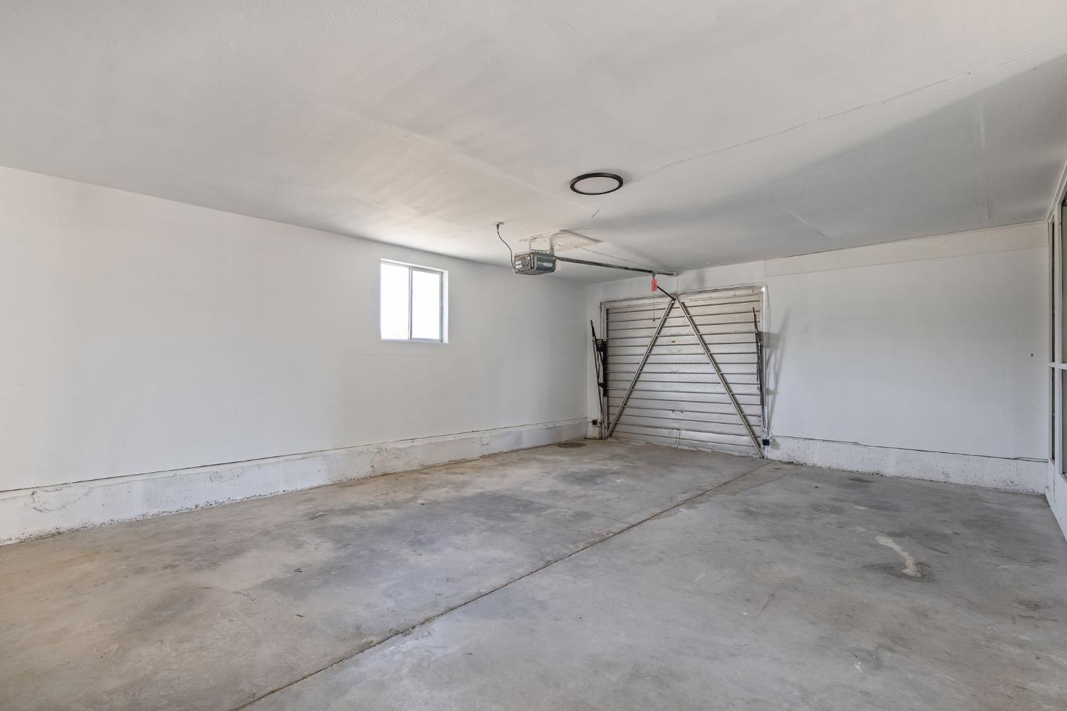 21199 S Feland Ave, Riverdale, CA 93656