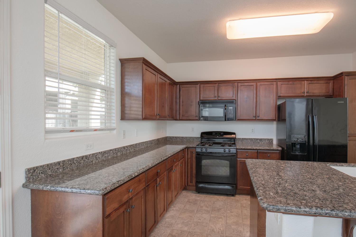 7458 E Robinson Ave, Fresno, CA 93737