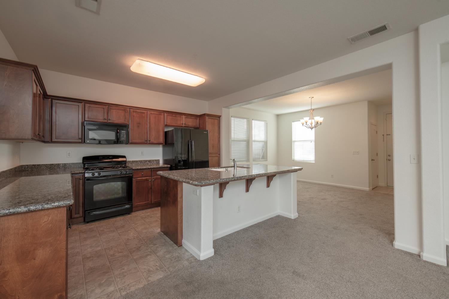 7458 E Robinson Ave, Fresno, CA 93737