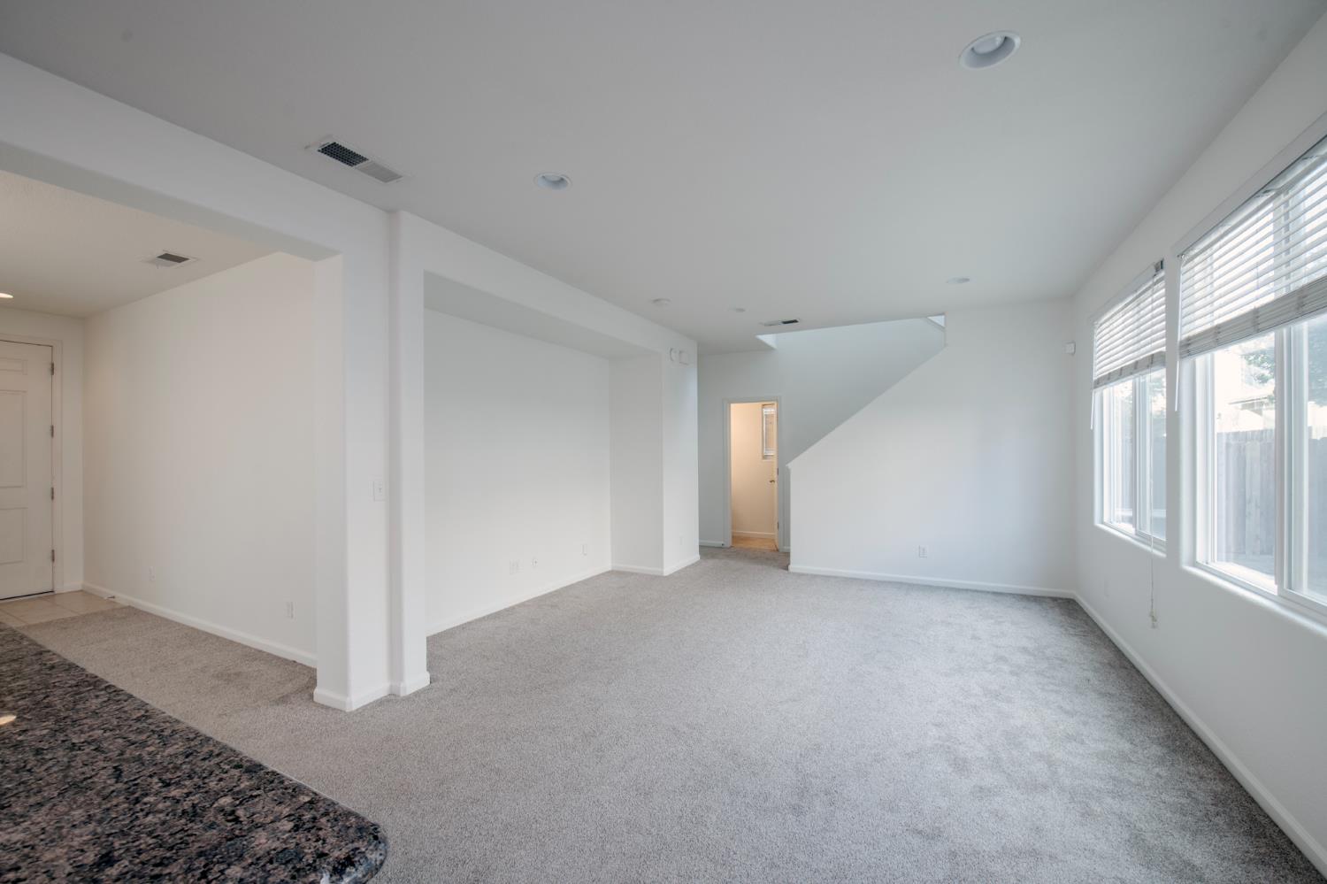 7458 E Robinson Ave, Fresno, CA 93737