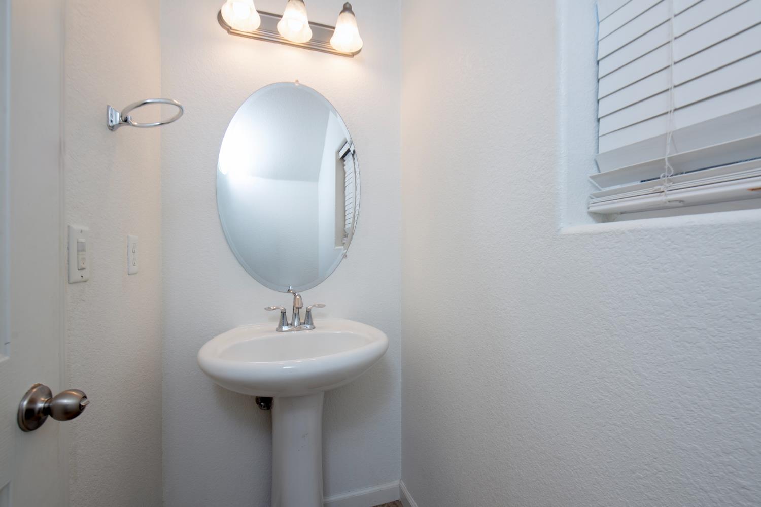 7458 E Robinson Ave, Fresno, CA 93737