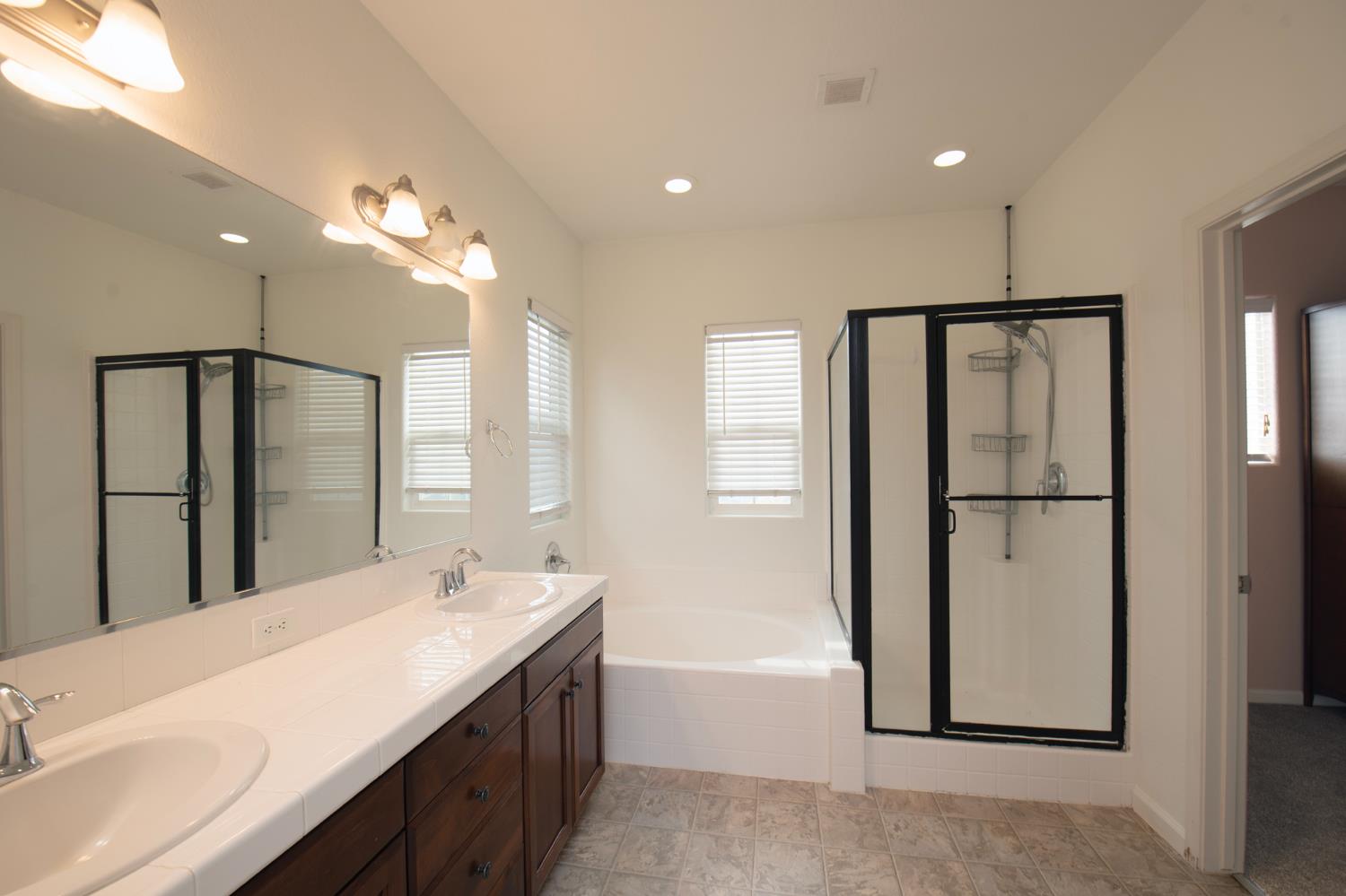 7458 E Robinson Ave, Fresno, CA 93737