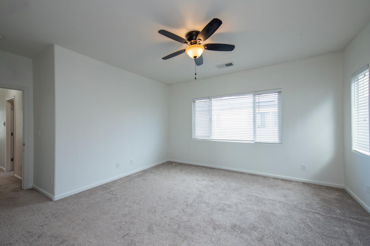 7458 E Robinson Ave, Fresno, CA 93737