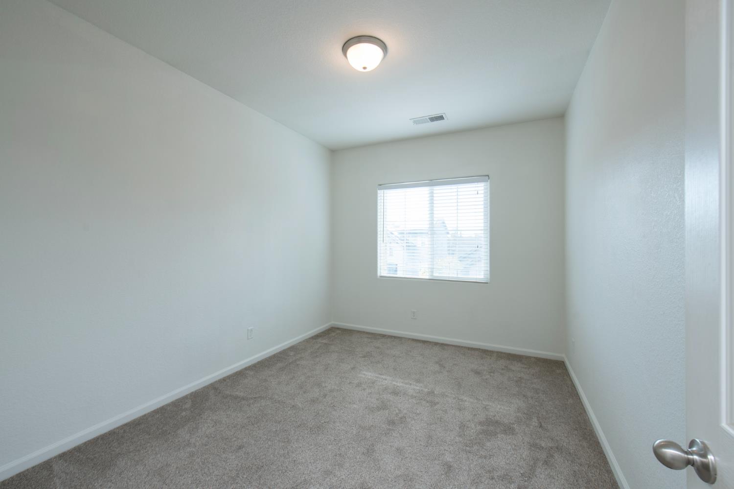 7458 E Robinson Ave, Fresno, CA 93737