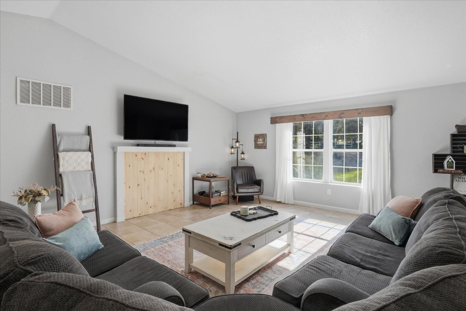 31562 Sioux Rd, Coarsegold, CA 93614