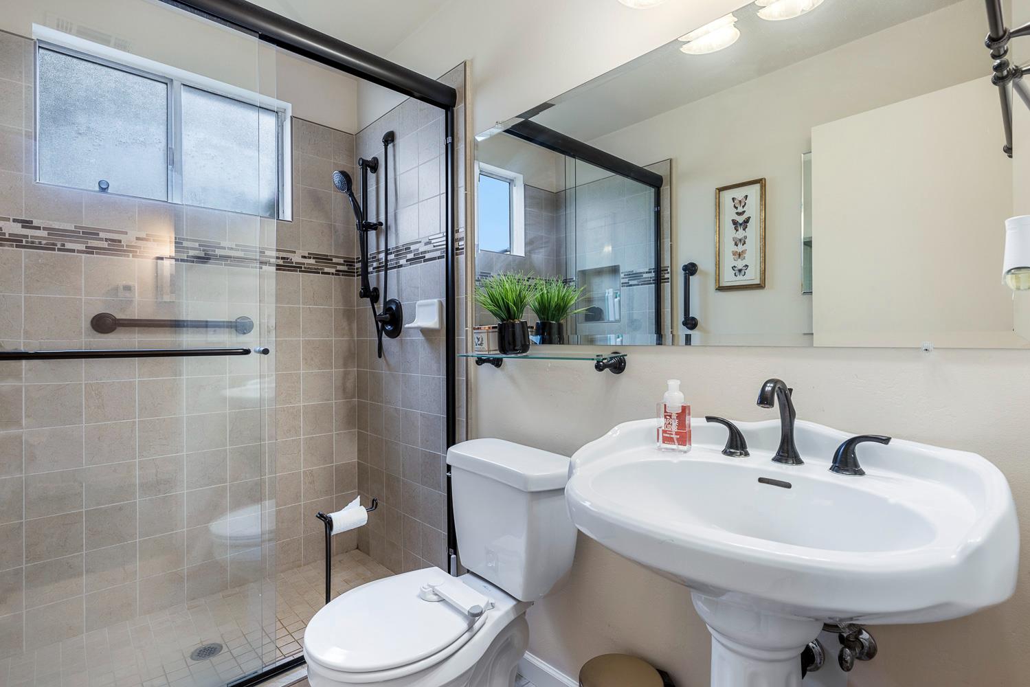 8735 N Cedar Ave #147, Fresno, CA 93720