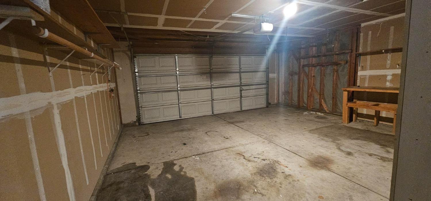 5296 E Harvest Ln, Fresno, CA 93725