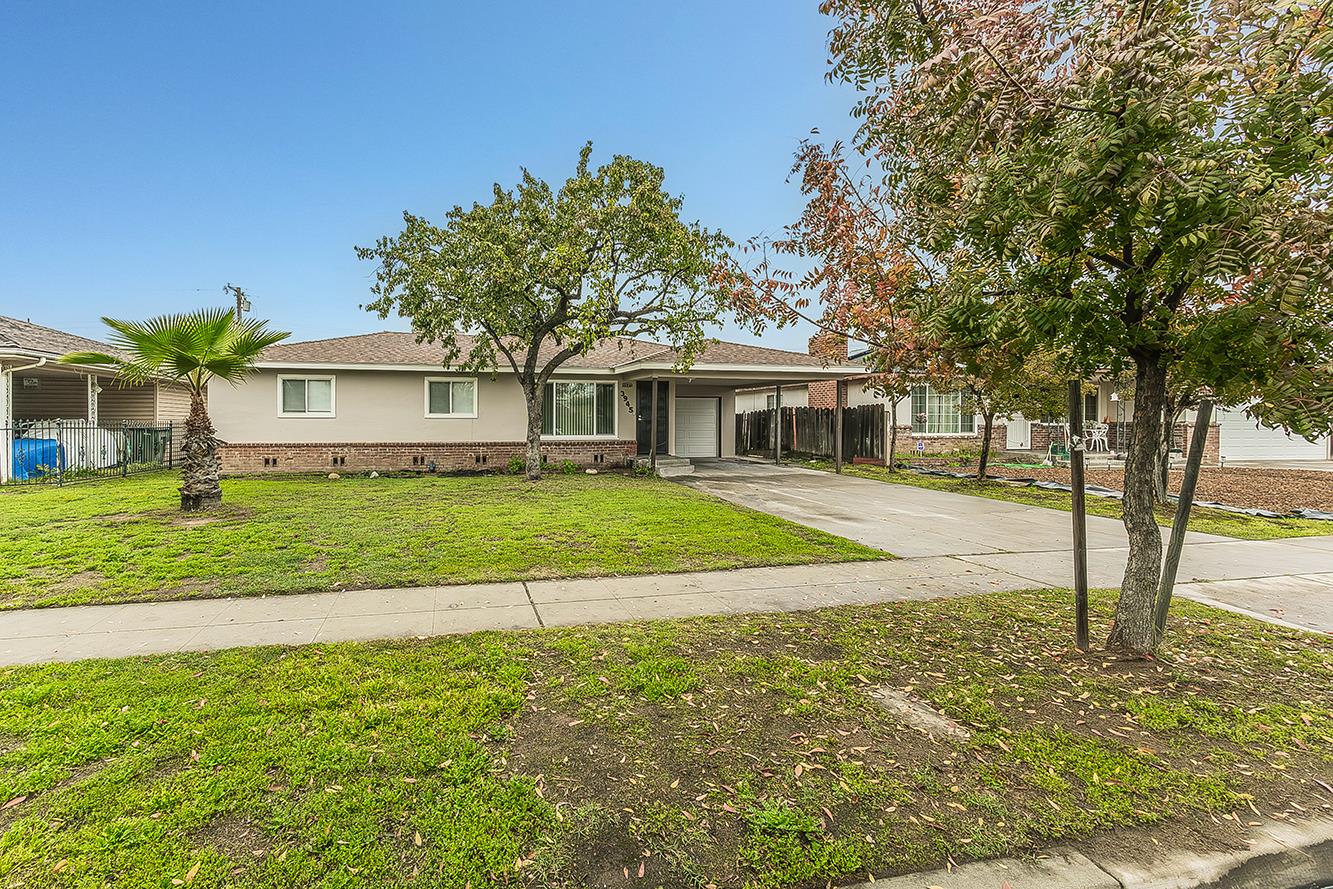 3945 E Cortland Ave, Fresno, CA 93726
