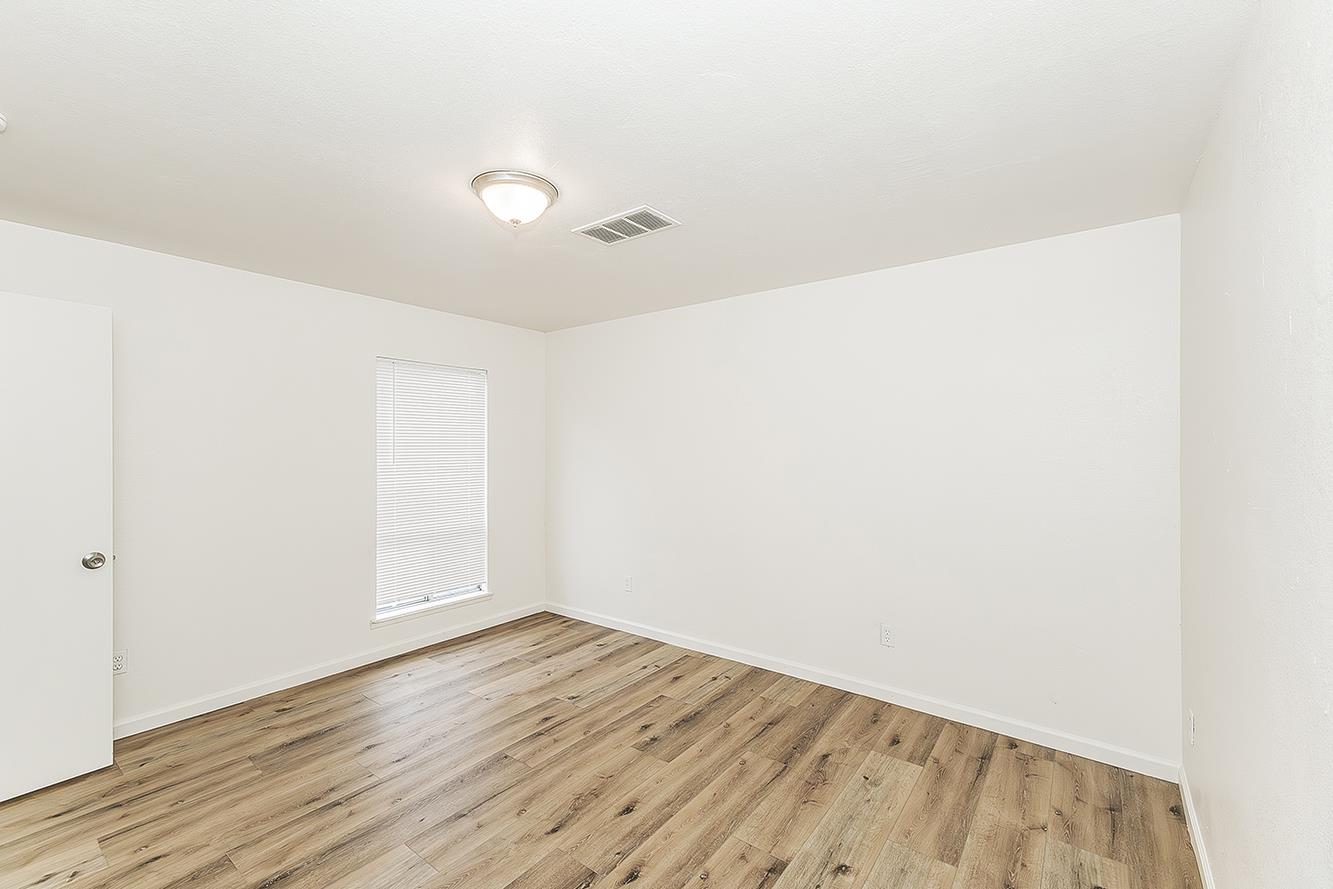 3945 E Cortland Ave, Fresno, CA 93726