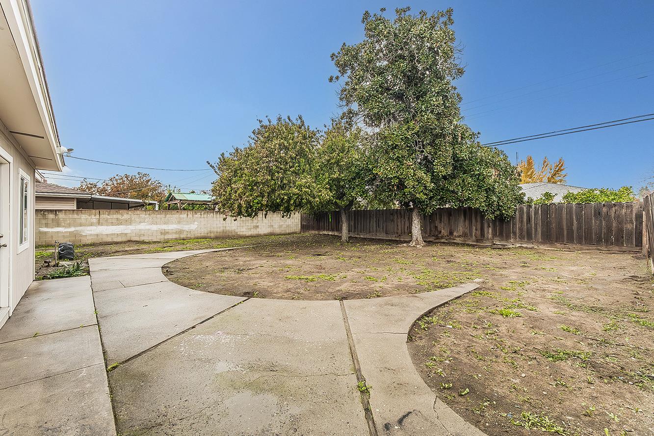 3945 E Cortland Ave, Fresno, CA 93726