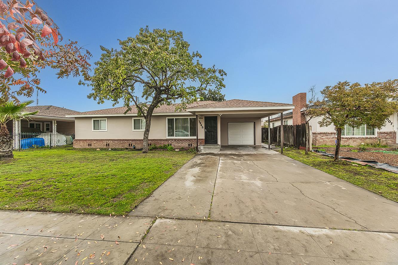 3945 E Cortland Ave, Fresno, CA 93726